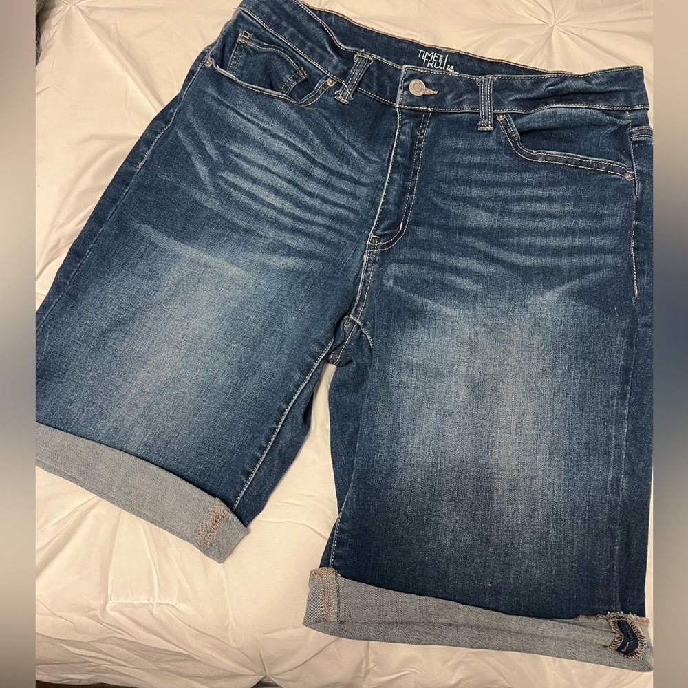 Time n Tru women’s cuffed shorts size 14